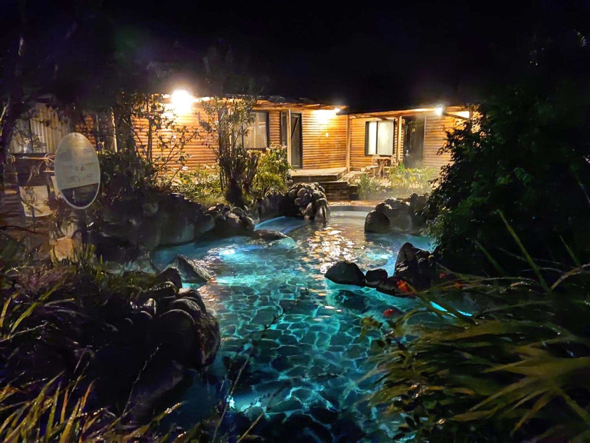Termas De Папалакта Екстериор снимка The Blue Lagoon at night