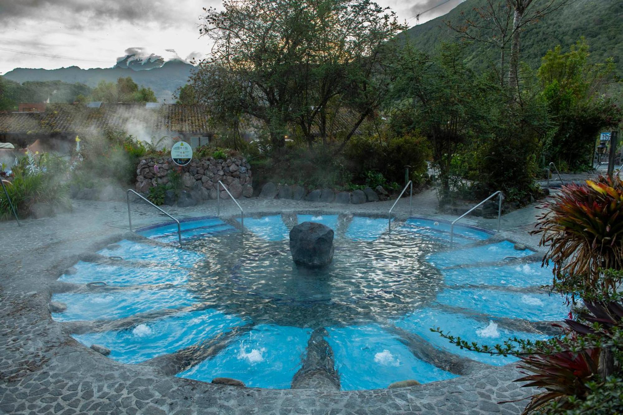 Termas De Папалакта Екстериор снимка Hot springs in Baños