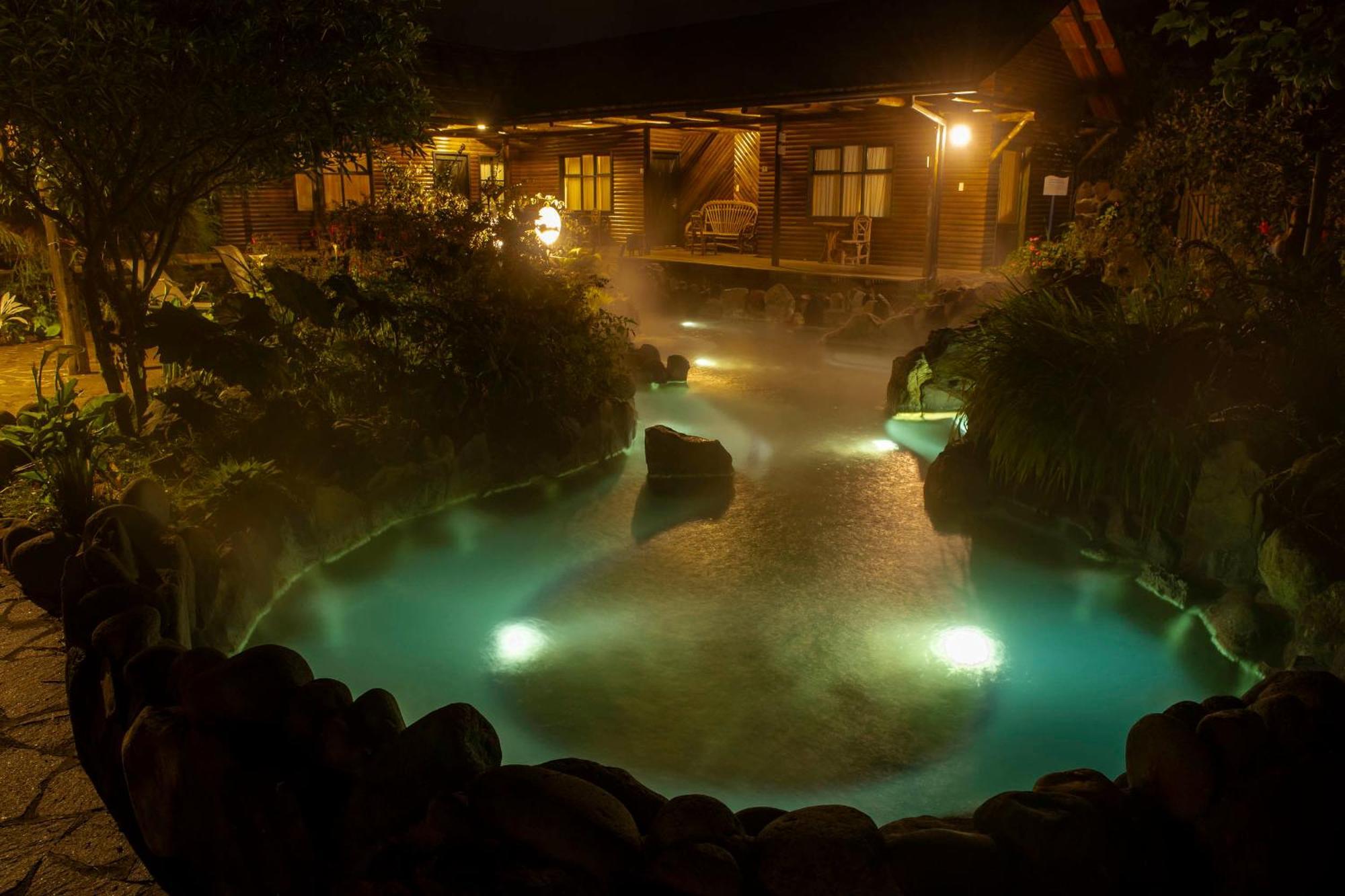 Termas De Папалакта Екстериор снимка A hot spring in Japan