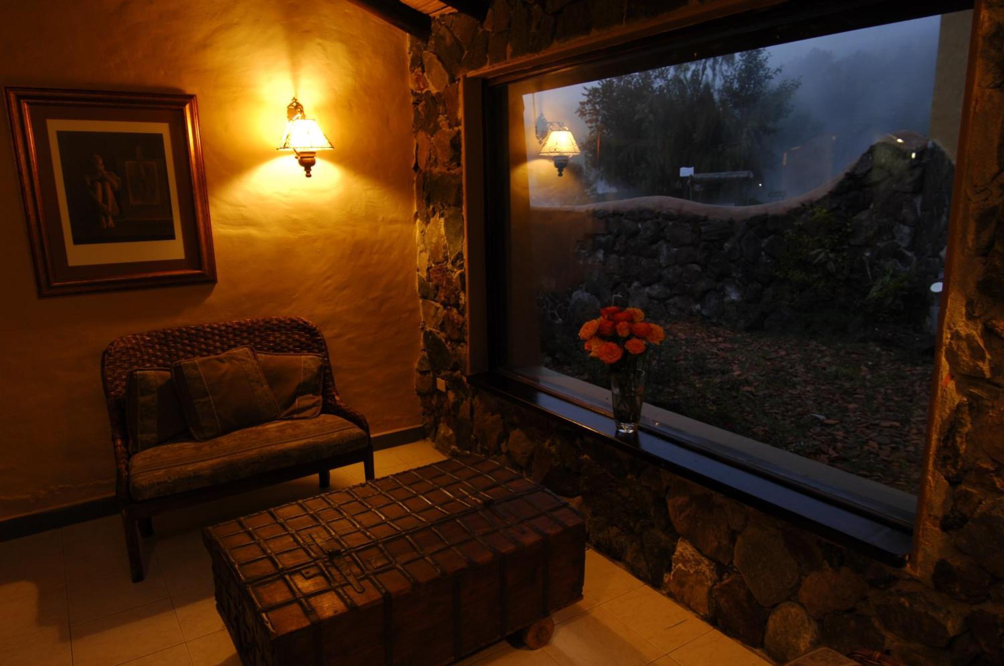 Termas De Папалакта Екстериор снимка Interior of the Inn at Sedona