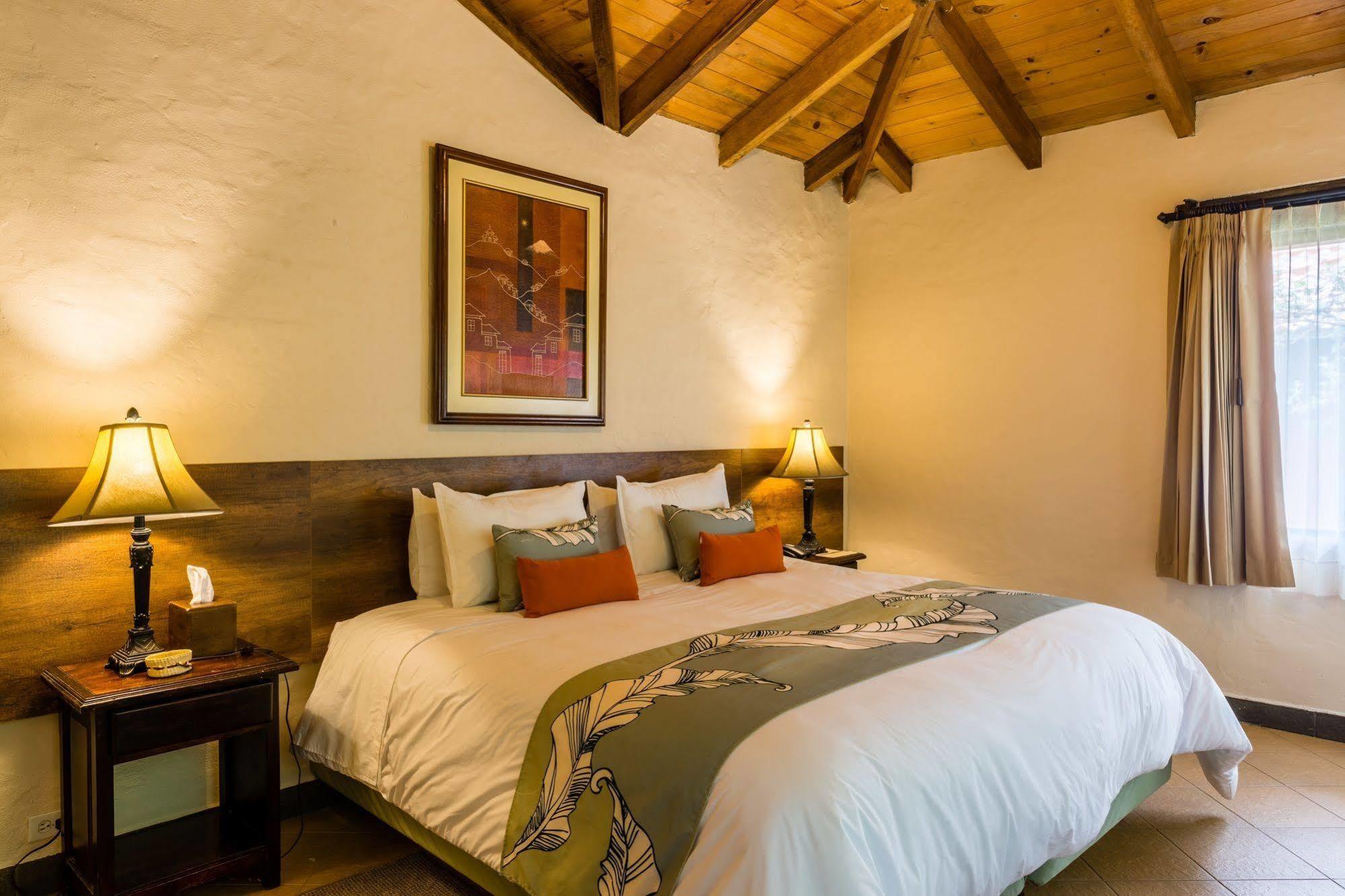 Termas De Папалакта Екстериор снимка A bedroom at the Lodge at Sedona