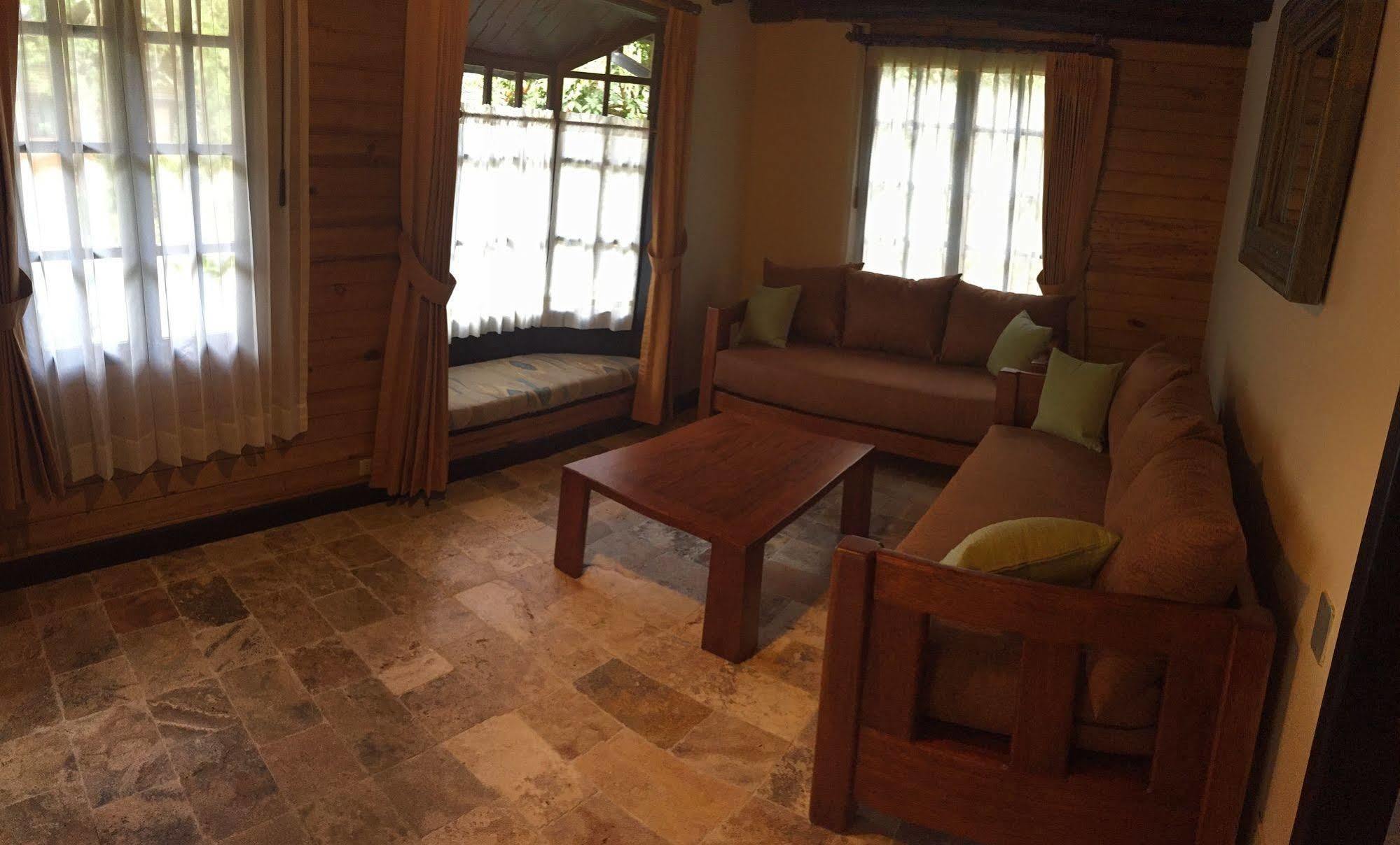 Termas De Папалакта Екстериор снимка The living room of the house